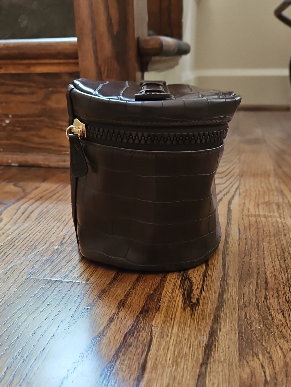 TRISH MCEVOY-filled Brown Croc-Embossed Leather Cosmetic Tote